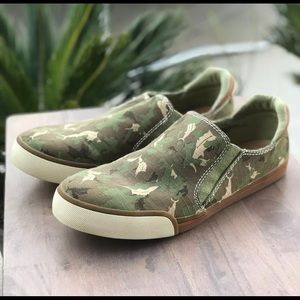 Tommy Bahama marlin camo slip on shoes size 13